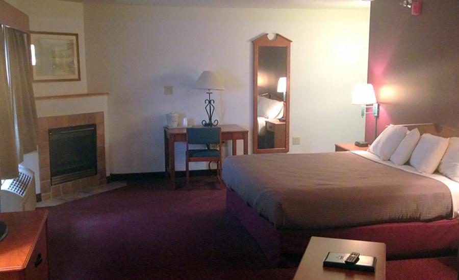 Americinn By Wyndham Stuart Esterno foto
