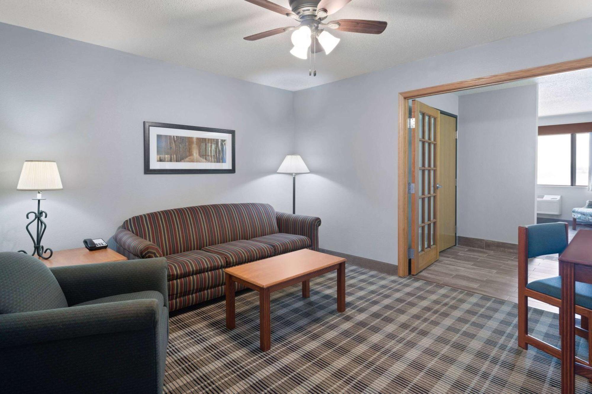 Americinn By Wyndham Stuart Esterno foto