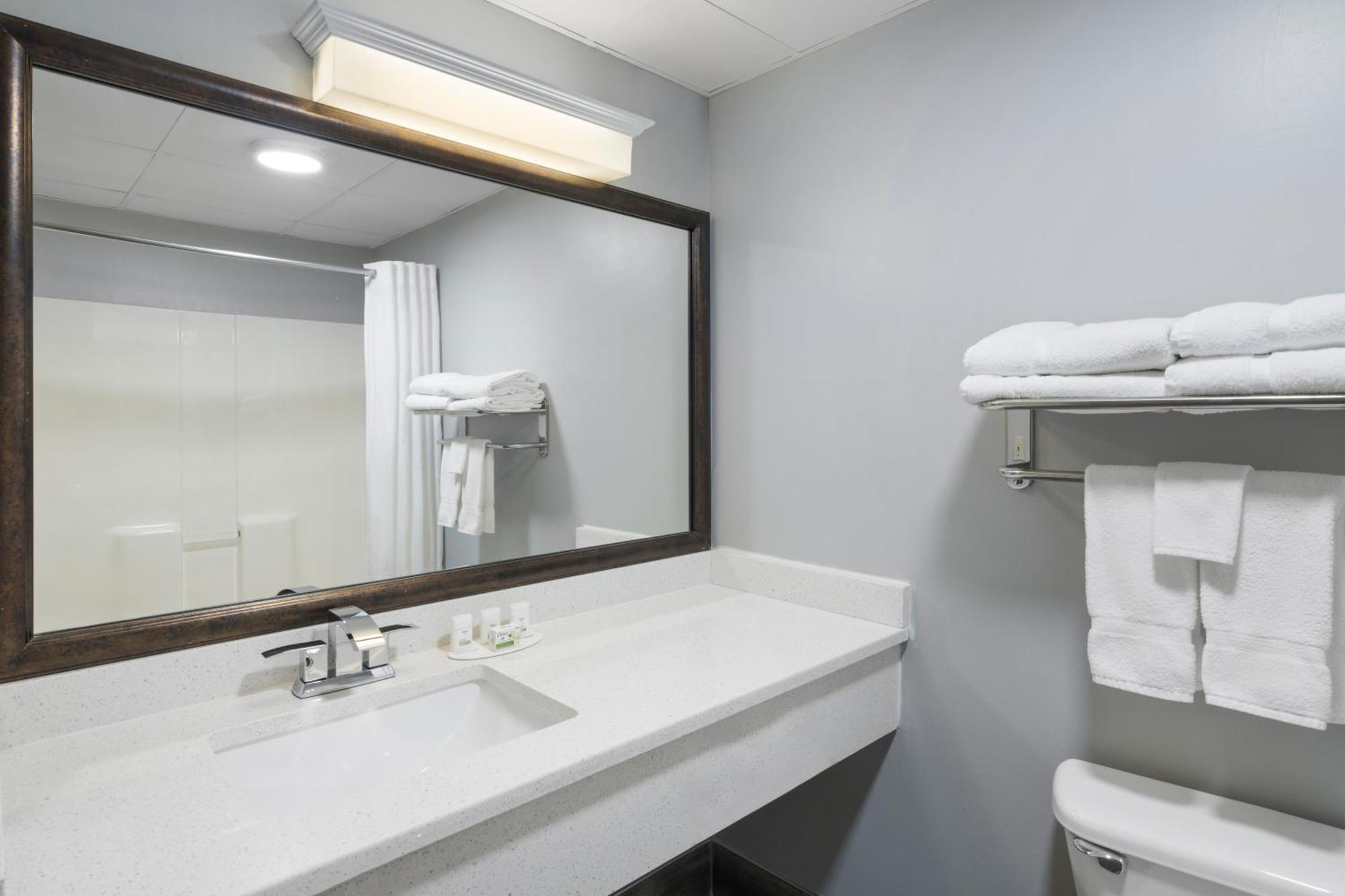 Americinn By Wyndham Stuart Esterno foto
